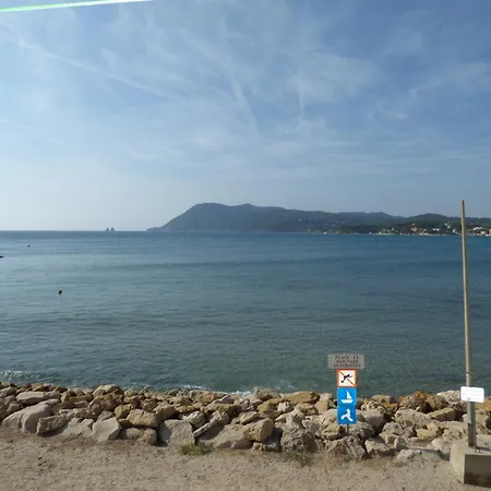 Apartment Rare A La Location, Pieds Dans L' Eau, Pleine Vue Mer, Wifi ... *